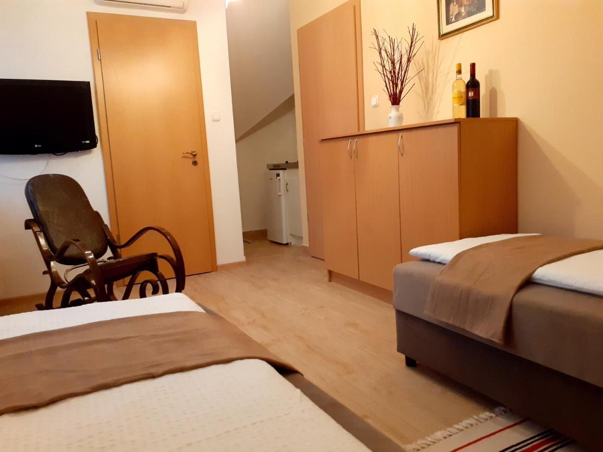 Pacsirta Vendeghaz Hotell Egerszalók Exteriör bild