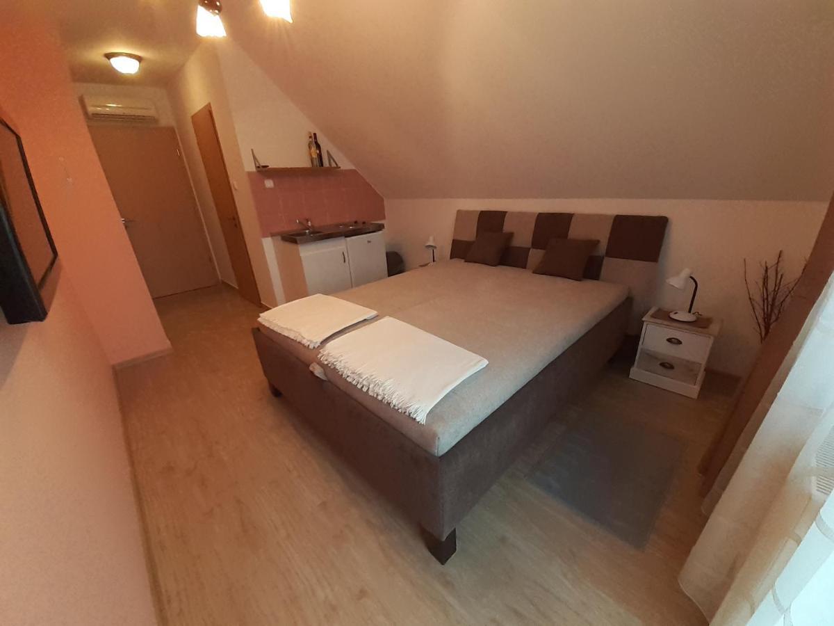 Pacsirta Vendeghaz Hotell Egerszalók Exteriör bild