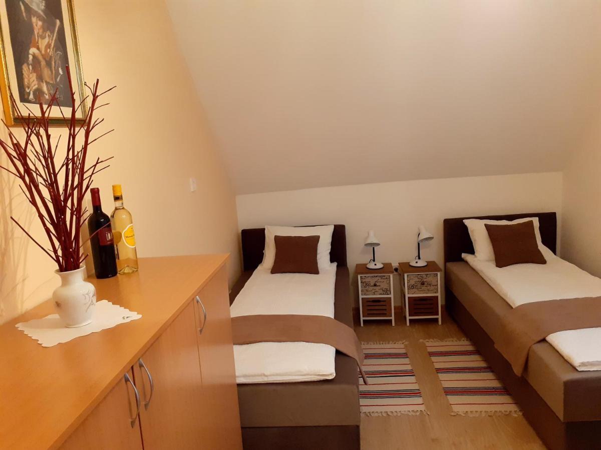 Pacsirta Vendeghaz Hotell Egerszalók Exteriör bild