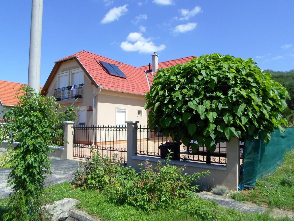 Pacsirta Vendeghaz Hotell Egerszalók Exteriör bild